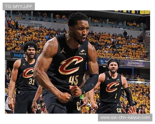 米切尔大步突破打板得分,骑士占据主动 米切尔大步突破打板得分,骑士占据主动