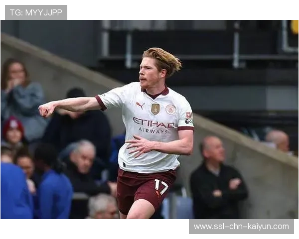 德布劳内弧顶一脚世界波惊艳观众