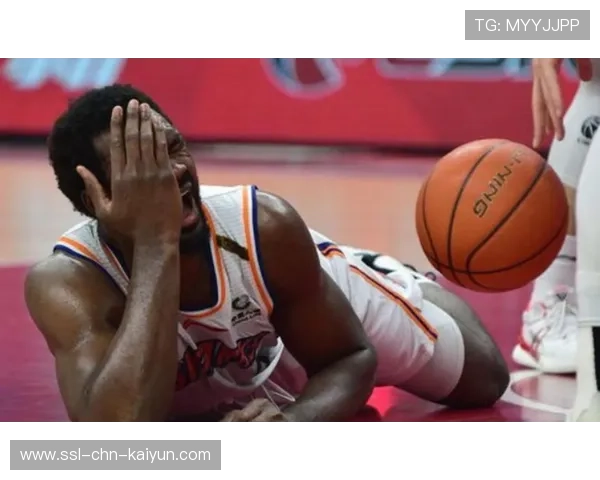 CBA上海连续反击得势,比分变化频繁引出高潮