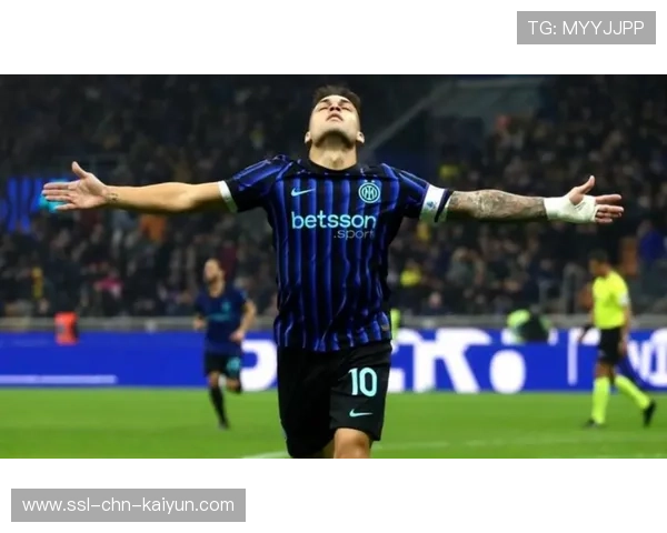 劳塔罗门前抢点破门,国际米兰1比0领先 劳塔罗门前抢点破门,国际米兰1比0领先